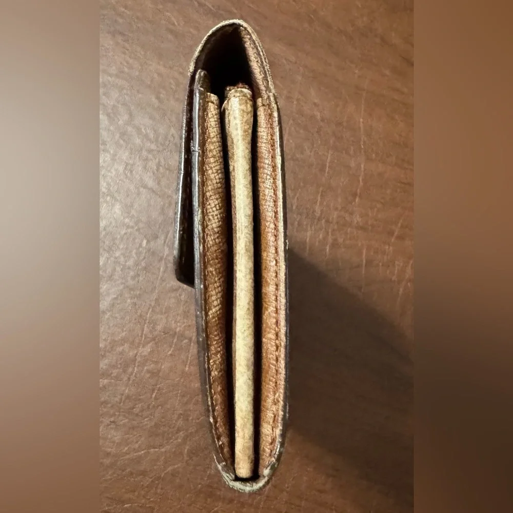 Louis Vuitton Monogram Wallet - Picture 3 of 7